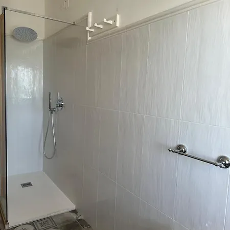 Ad Apartment
